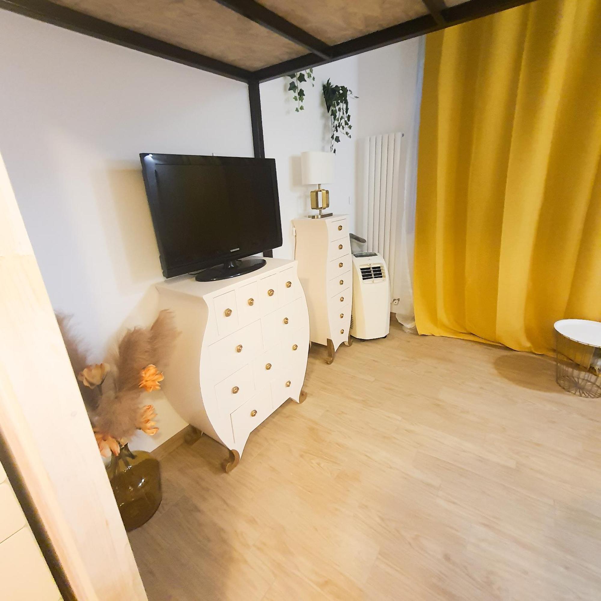 Studio- Mont Boron, Piscine Sur La Appartamento *